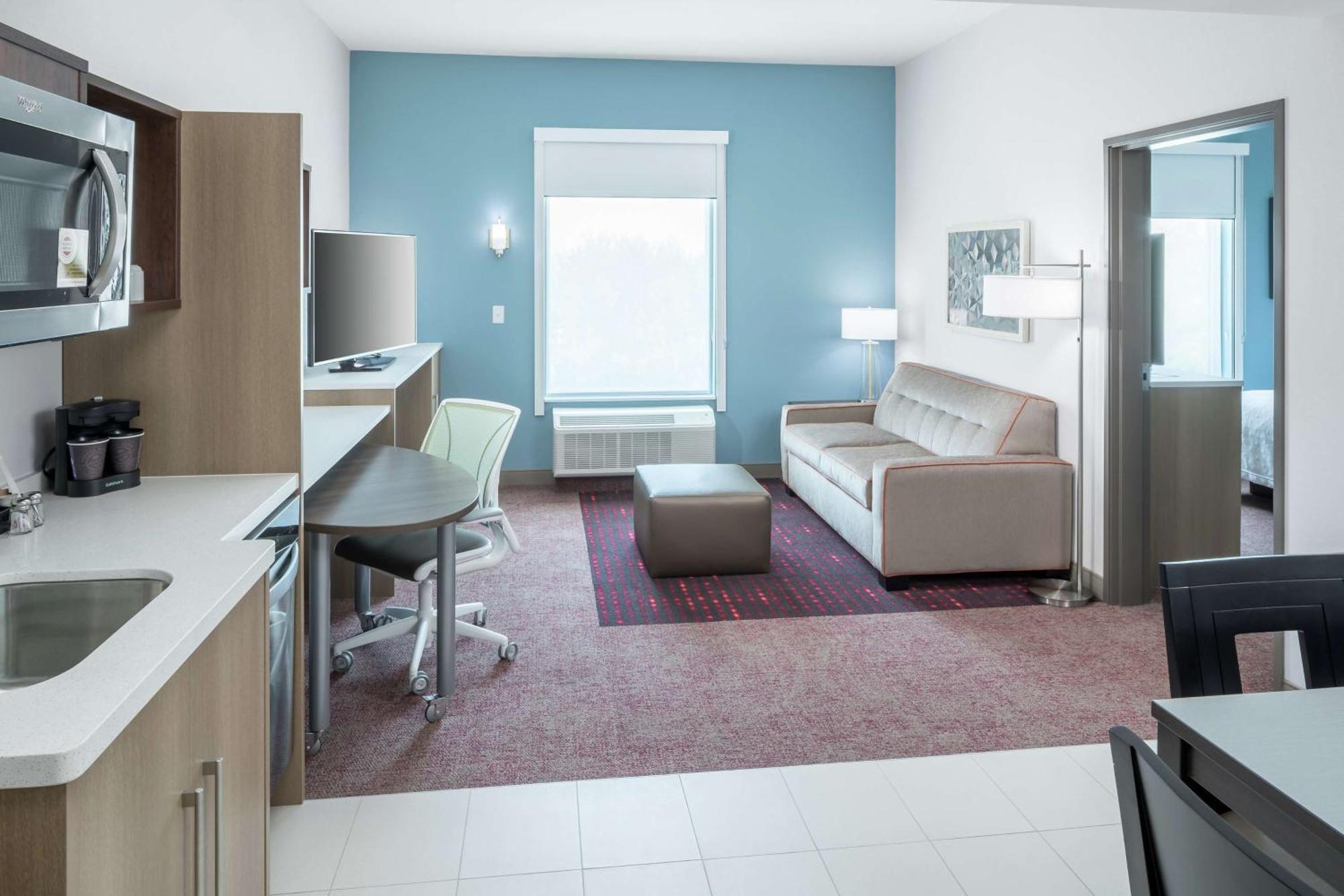 Hotel Home2 By Hilton Airport