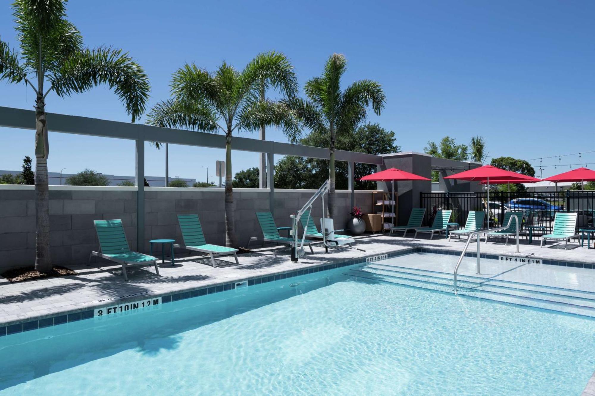 Home2 By Hilton Airport Hotel 3*