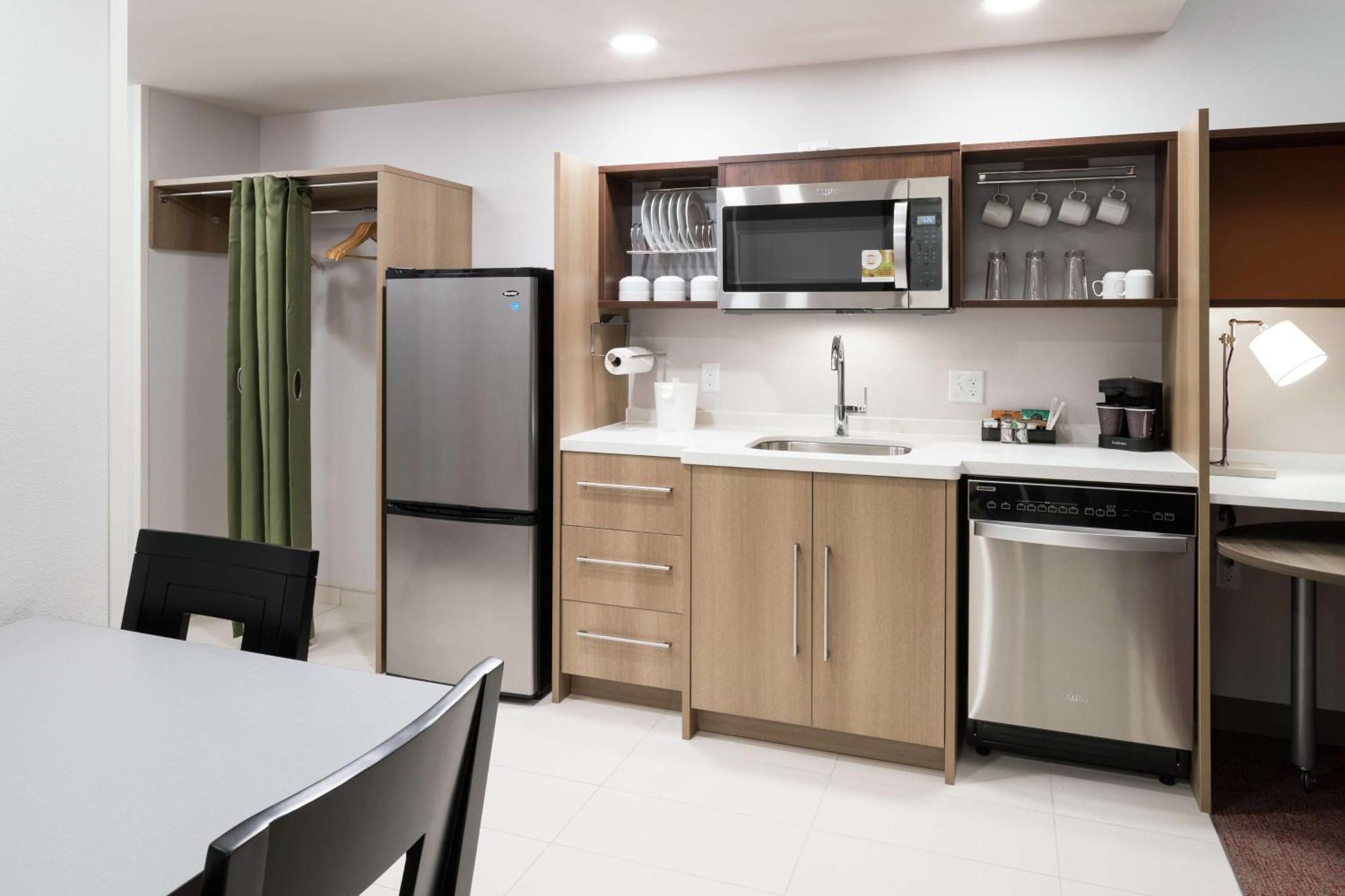 Home2 By Hilton Airport Hotel